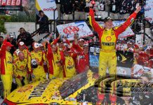 Mazak Cheers Kurt Busch Victory In Dover