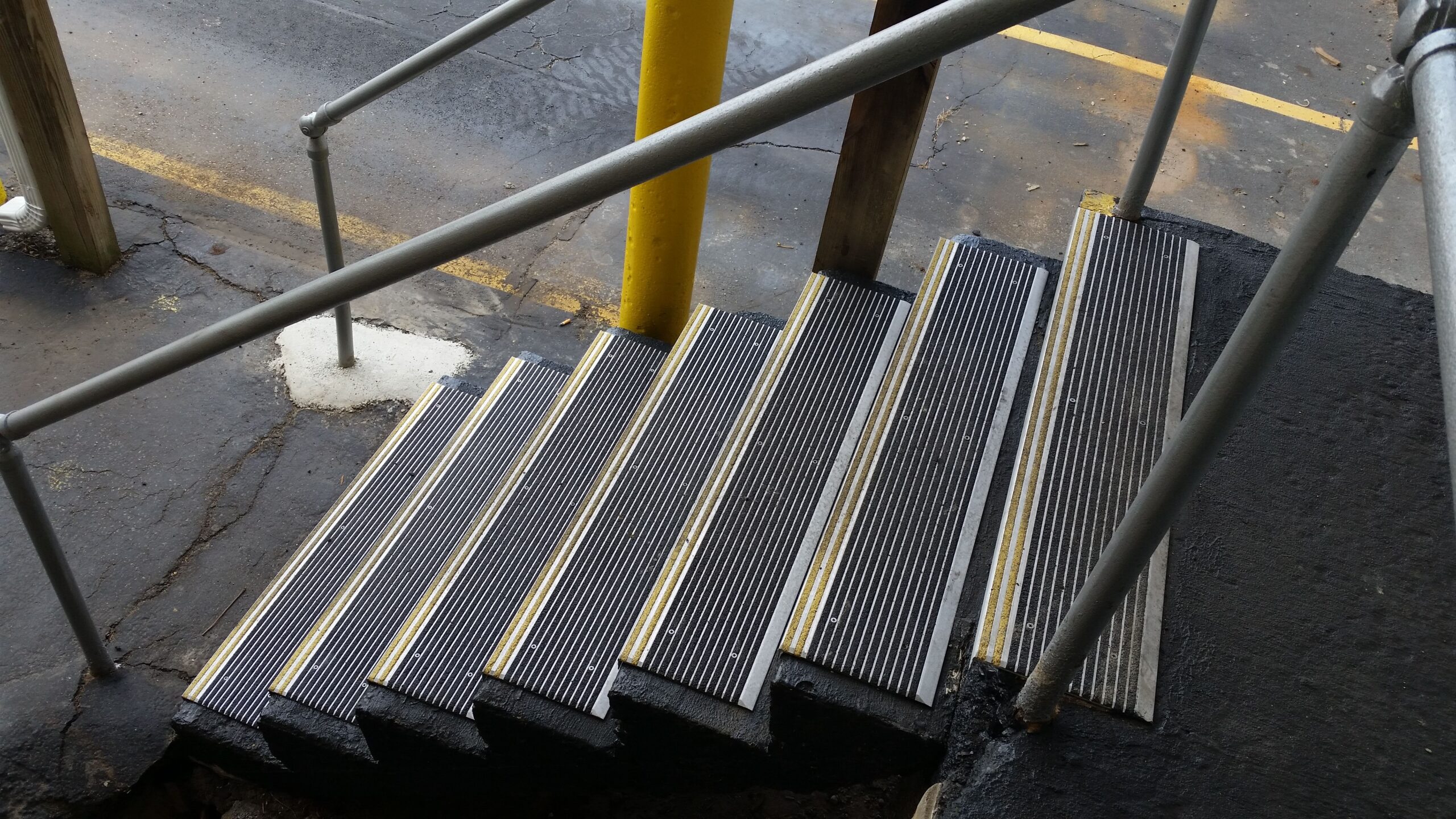 StairMaster® Safety Treads Quickly and Economically Upgrade Safety of Grated Stairwells and Landings